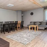 Metsaaeaere Nyaraló Uulu