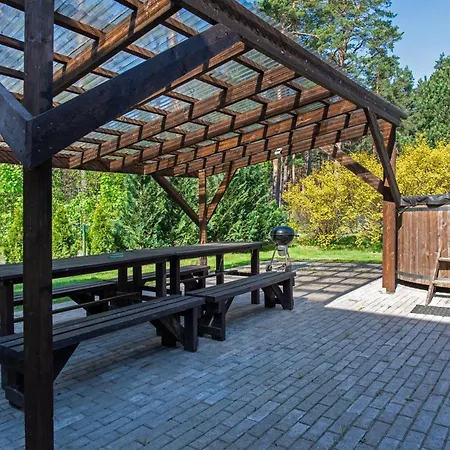 Puhkemaja Metsaaeaere *